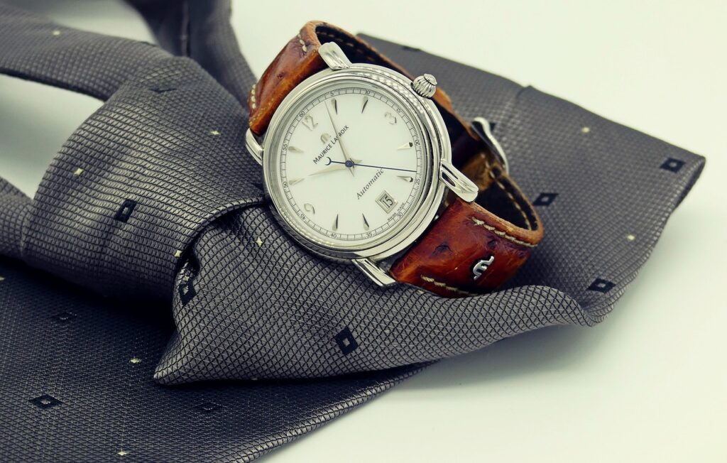 wrist watch, clock, necktie-2159351.jpg